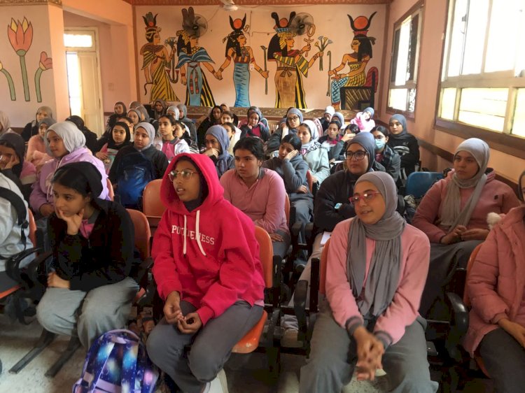 أوقاف الشرقية تنظّم ندوة توعوية بالمدارس حول «مخاطر التفكك الأسري»