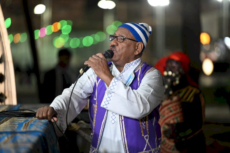 الشاعر مصطفي معاذ وكروان الواحات الفنان حسن ناجي وأجمل الأشعار" فيديو"