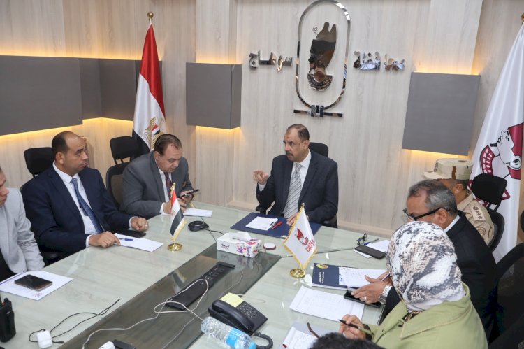 غرفة العمليات الرئيسية بسوهاج تتابع انتظام سير انتخابات الإعادة لمجلس النواب