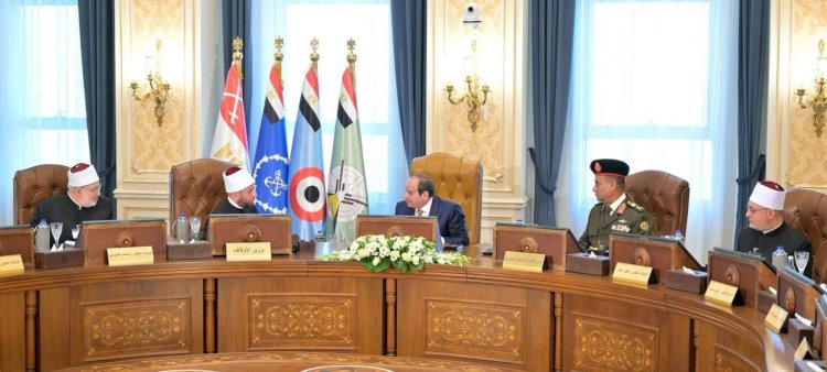 الرئيس يشهد اختبارات كشف الهيئة لحاملي الدكتوراه من دعاة وزارة الأوقاف