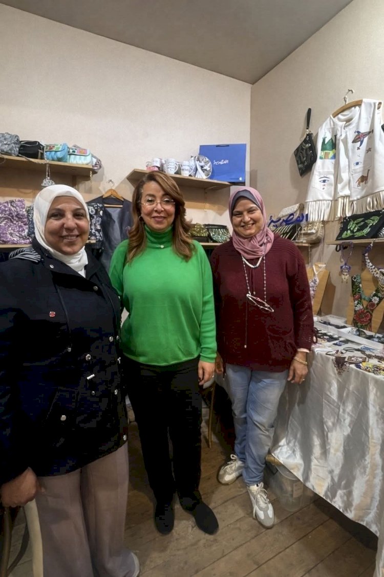 غادة والي تزور جناح المجلس القومي للمرأة بمعرض ديارنا بالجونة