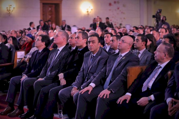 محافظ بني سويف يشارك في احتفال الطائفة الإنجيلية بعيد الميلاد المجيد