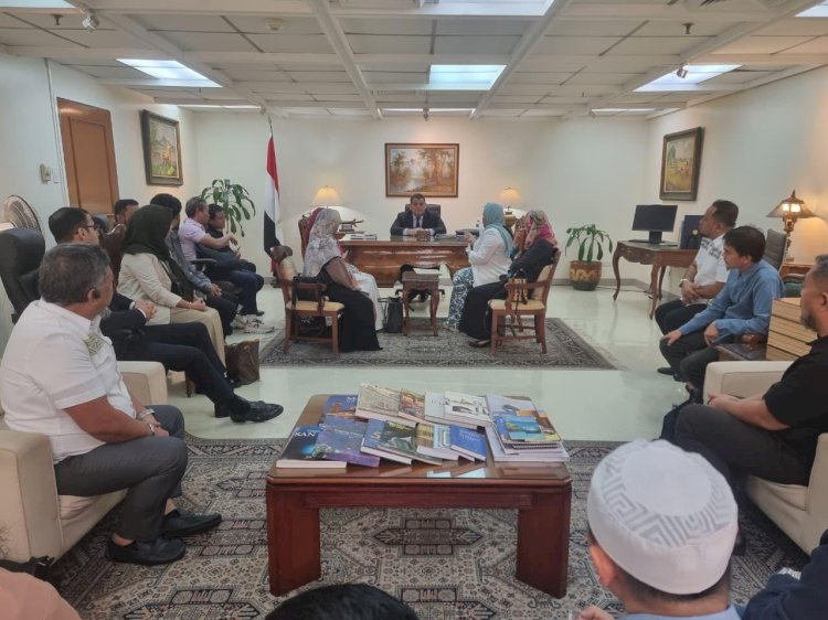 سفير مصر بالفلبين يلتقي المتدربين الفلبينيين قبل سفرهم لمصر