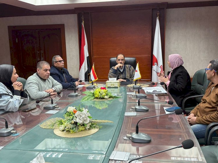 محافظ سوهاج يتابع مقترح التطوير التنفيذي لشارع المحطة وفق الهوية البصرية