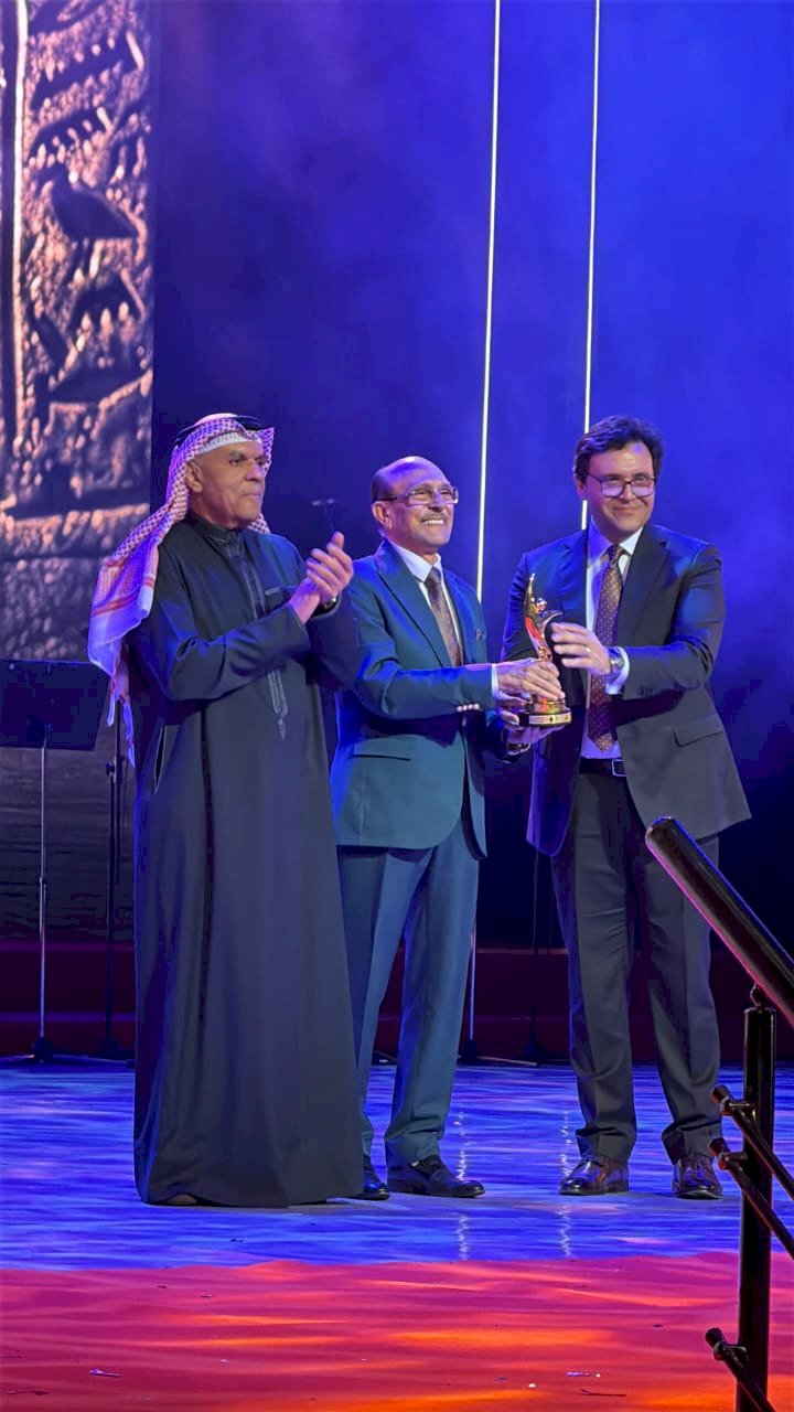 محمد صبحي يستقبل تكريما جديدا خلال 48 ساعة تحت رعاية الرئيس السيسي بمهرجان المسرح العربي 