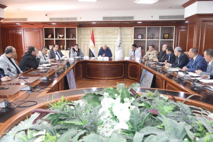 محافظ بني سويف يُتابع مستجدات وسيرالعمل في ملف تقنين الأراض