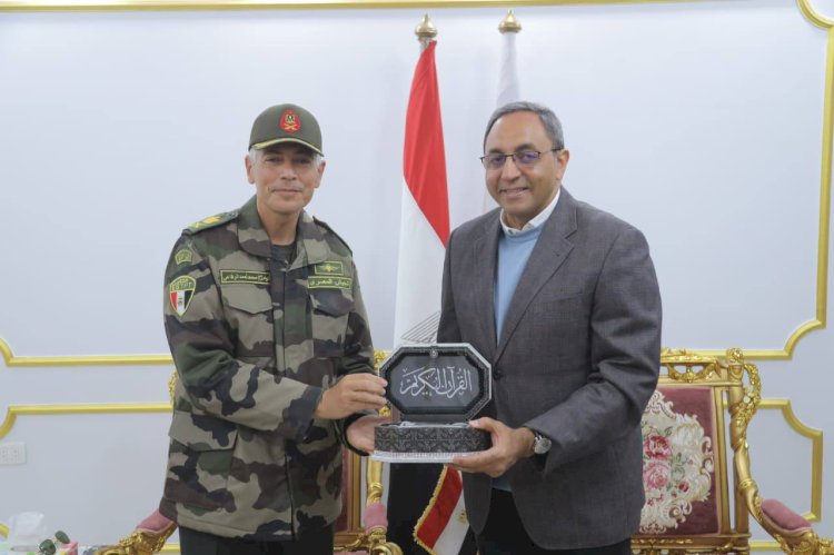 محافظ قنا يستقبل قائد الفرقة 15 دفاع جوي بالأقصر