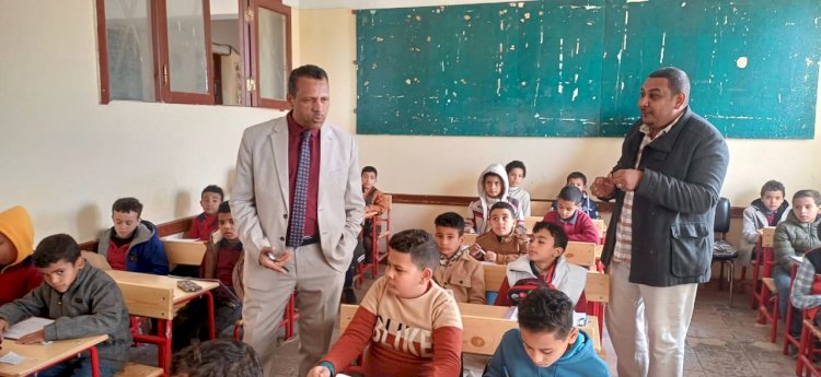 عبدالواحد يتفقد امتحانات صفوف النقل بأبوتشت ويشدد على الانضباط  باللجان