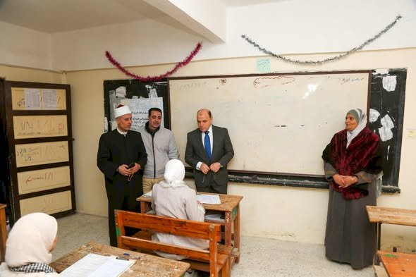 محافظ كفرالشيخ يتفقد لجان امتحانات الشهادة الإعدادية الأزهرية