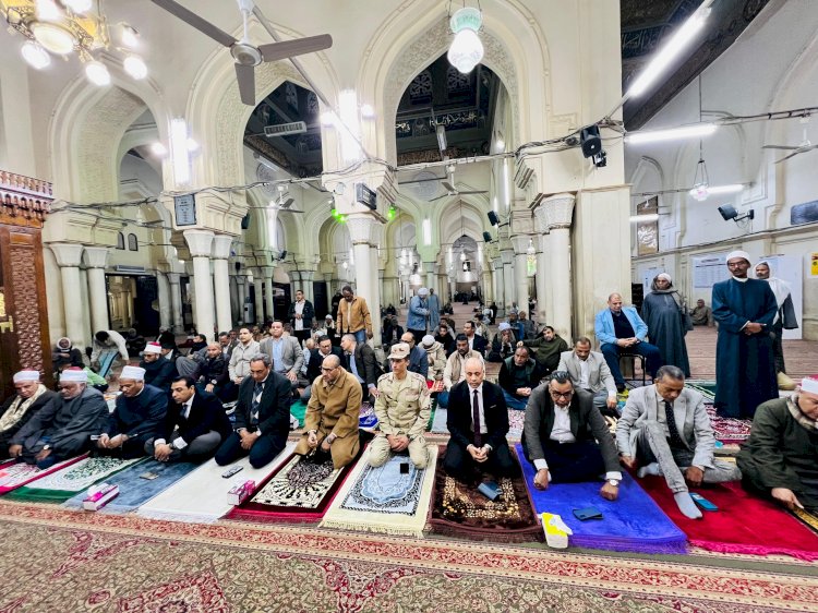 محافظ قنا يشهد احتفالية "الإسراء والمعراج" بمسجد سيدي عبد الرحيم القنائي