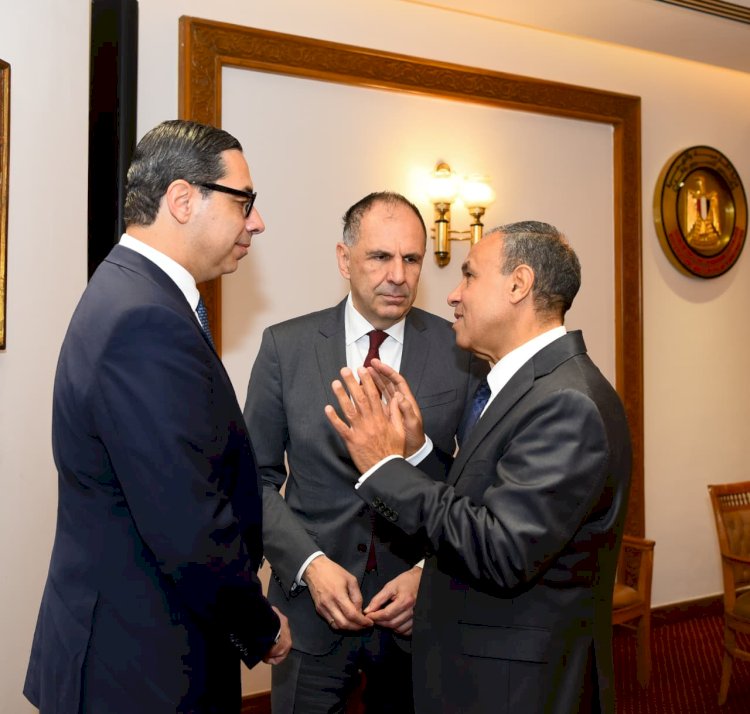 مشاورات سياسية لوزراء خارجية مصر واليونان وقبرص في إطار آلية التعاون الثلاثى