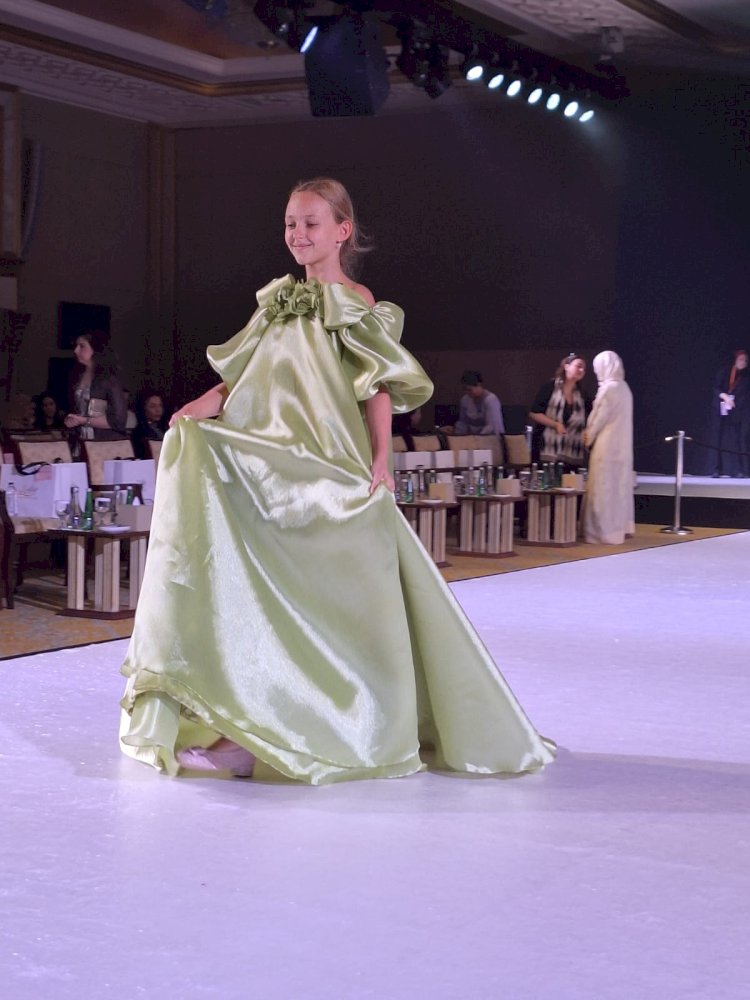 الحضارات والتراث في افتتاح أول أسبوع موضة عالمي للأطفال بأبوظبي