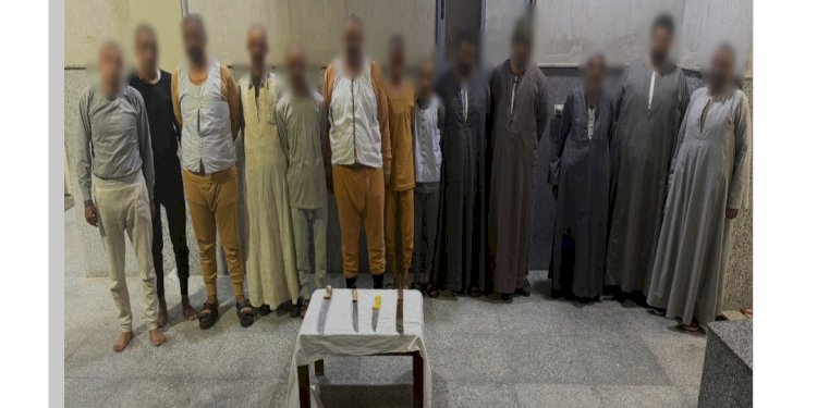 الحقيقة الكاملة لفيديو ضرب مواطن أمام أحد أقسام الشرطة بأسيوط