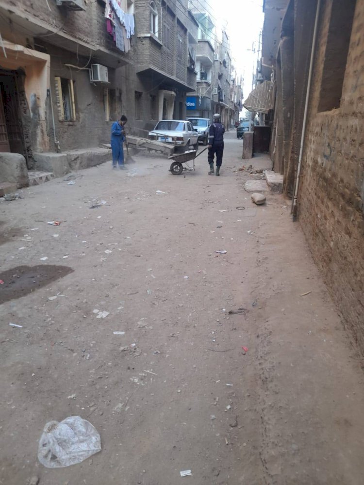 رفع 16 طن مخلفات وأتربة خلال حملات النظافة بمدينة قفط