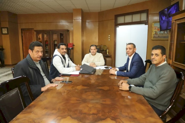 رئيس جامعة قنا يناقش التجهيزات النهائية لإطلاق تطبيق توثيق أنشطة رئيس الجامعة