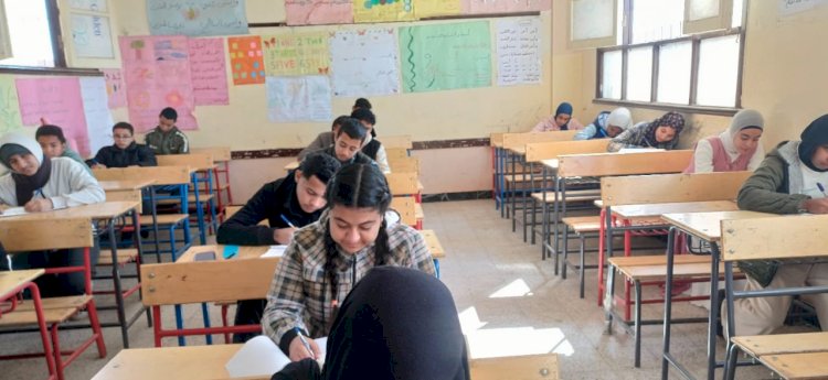 انتظام امتحانات الشهادة الإعدادية بأبوتشت في يومها الثالث وسط هدوء وانضباط