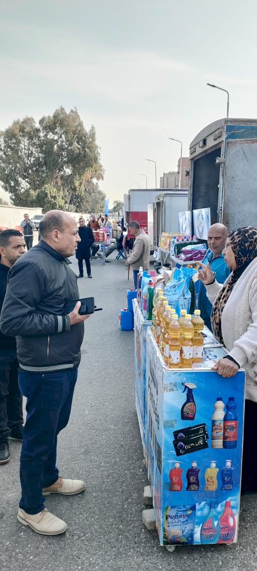 محافظ الجيزة يتابع انتظام تشغيل سوق اليوم الواحد بشارع الصوامع بإمبابة