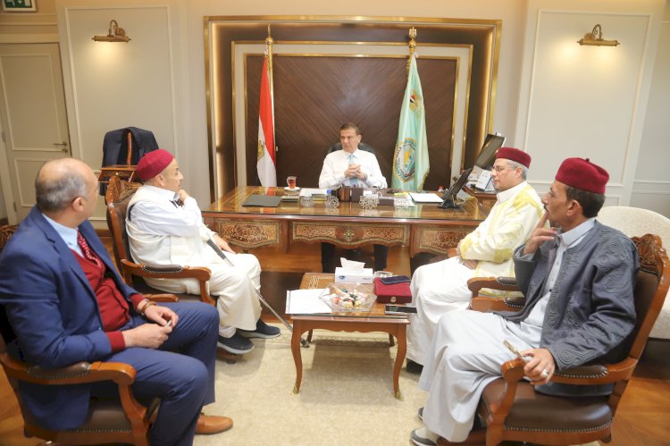 وزير الزراعة يلتقي وفد من عمد ومشايخ مطروح