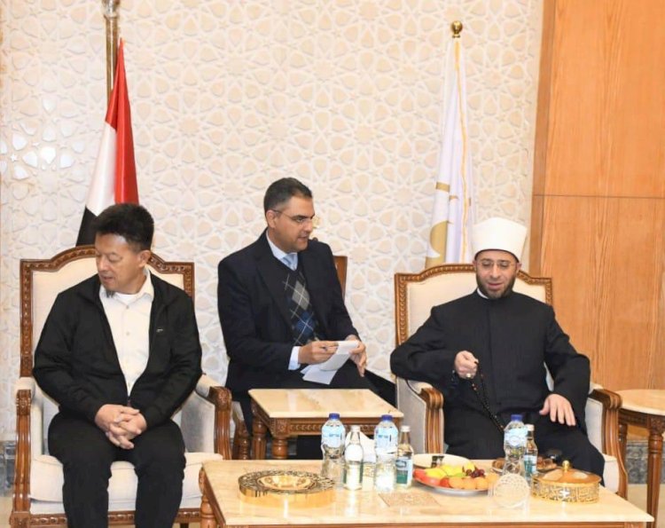 وزير الأوقاف يستقبل رئيس اللجنة الوطنية لمسلمي الفلبين