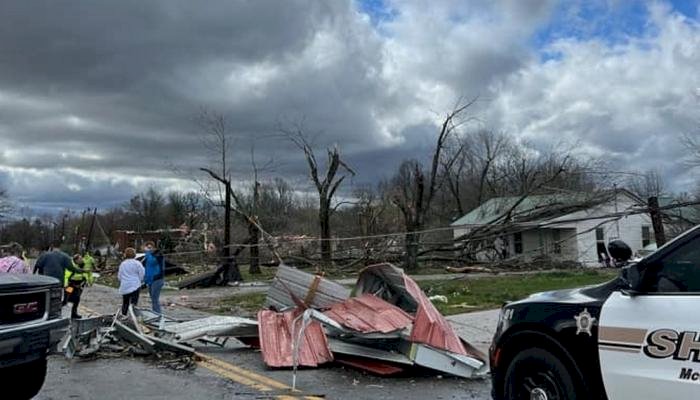 العواصف تضرب أمريكا.. انقطاع للكهرباء وإلغاء رحلات جوية
