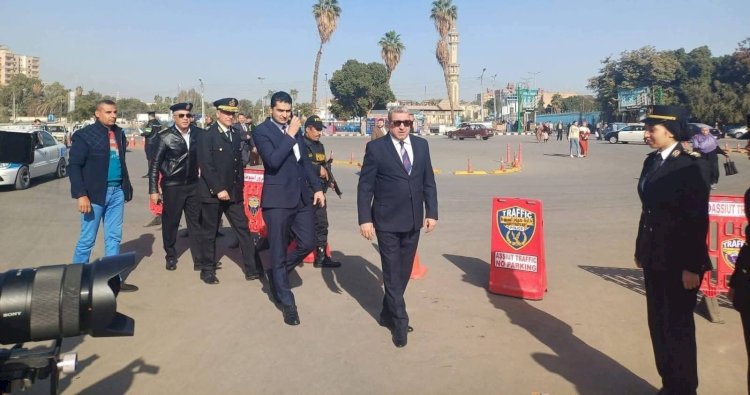 مدير أمن أسيوط يشارك الأطفال الاحتفال بالذكرى الـ74 لعيد الشرطة