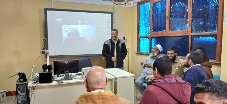 عبد الواحد يتابع فعاليات التدريب على المناهج المطوّرة للفصل الدراسي الثاني