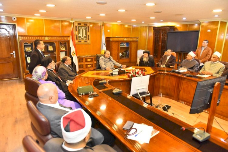 محافظ أسيوط يطلق حزمة مبادرات مجتمعية بالتعاون مع بيت العائلة المصرية