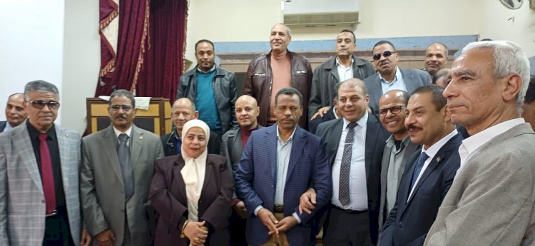 مدير تعليمية أبوتشت يشهد حفل تكريم الصابر ويحتفي بعطائه المتميز في قنا