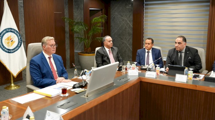 وزير البترول يرأس الجمعية العامة لشركة البتروكيماويات المصرية