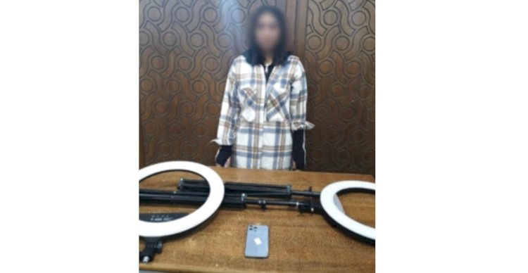 ضبط صانعة محتوى لنشرها مقاطع فيديو ترقص فيها بملابس خادشة للحياء 