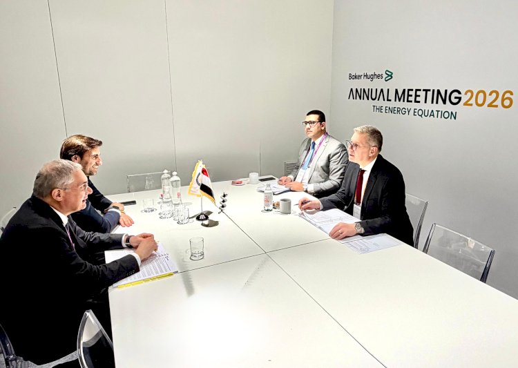 وزير البترول يبحث مع  "سايبم" الإيطالية تعزيز التعاون بمشروعات تنمية الحقول والتحول الطاقي