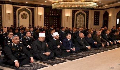 وزيرا الداخلية والأوقاف  والمفتي ومحافظ القاهرة  يؤدون صلاة الجمعة بمسجد الشرطة