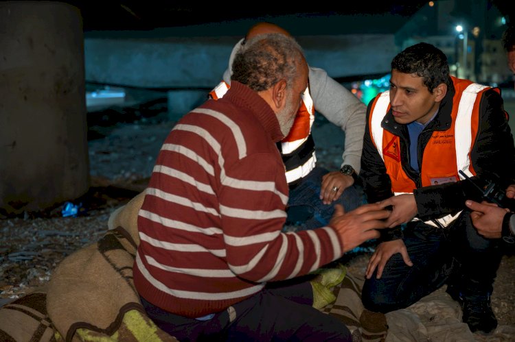 التضامن : التدخل السريع ينقل ثلاث حالات بمصرالجديدة لمجمع "حياة للكبار بلا مأوى"