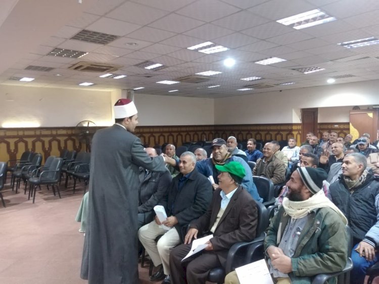 الدورة التدريبية الثالثة لمواجهة الأزمات والتصدي للحرائق بمركز تدريب مسجد النور