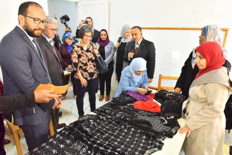 محافظ أسيوط ووفد الاتحاد الأوروبي يتفقدون خان خليلي مدينة الفتح