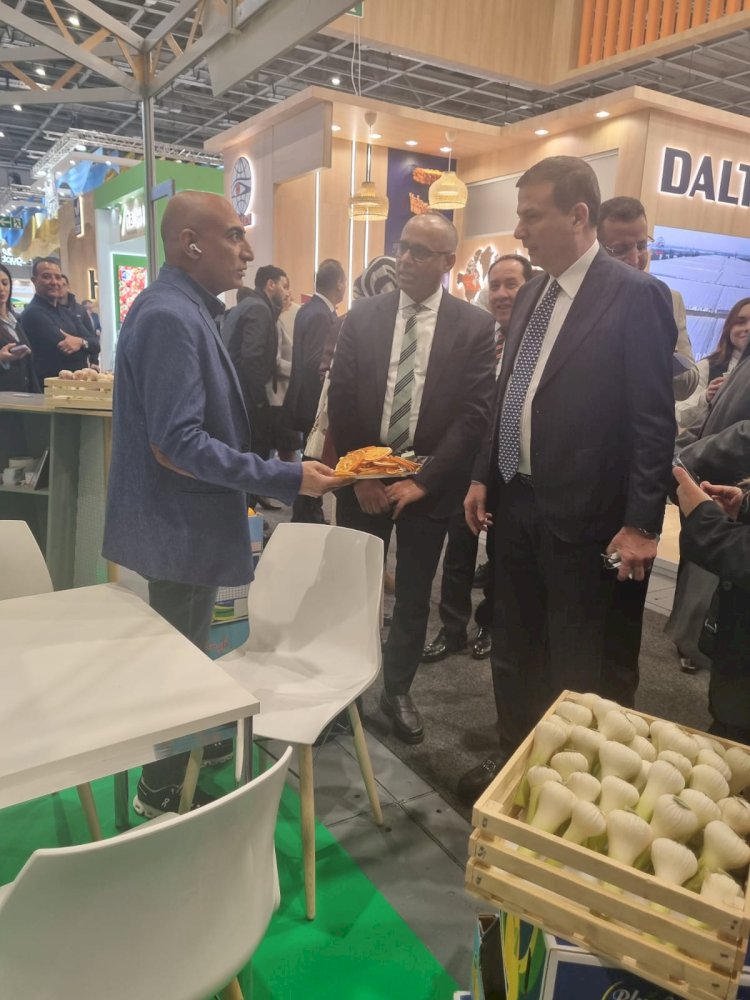 وزير الزراعة يفتتح الجناح المصري بمعرض "فروت لوجستيكا" ببرلين