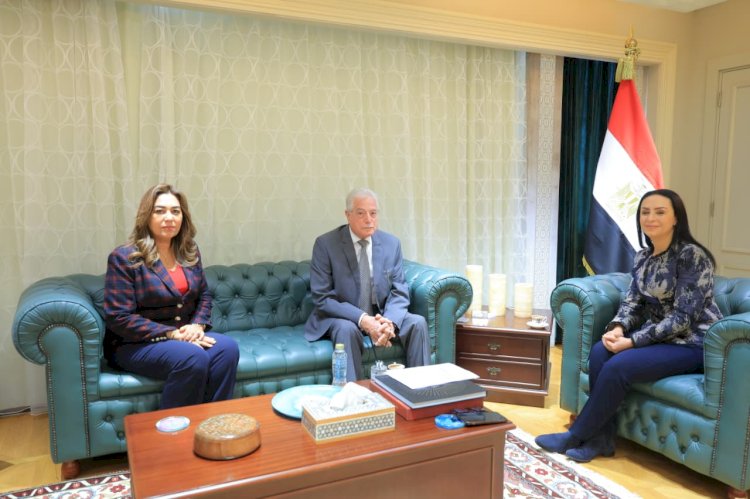 "مايا ومنال وفودة" يبحثون إقامة مهرجان عالمي للحرف التراثية بالمحافظات