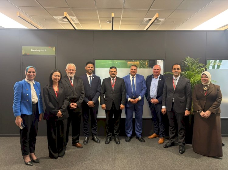 وفد وزارة البترول يلتقي بالمستثمرين في جناح التعدين المصري بمؤتمر اندابا