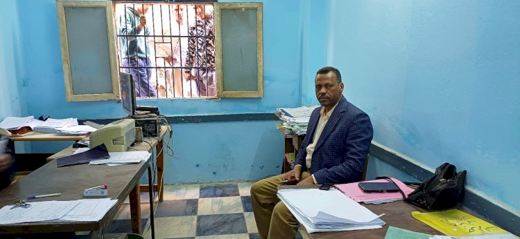 عبدالواحد يتفقد المقر الجديد لشئون الطلاب  بإدارة أبوتشت التعليمية