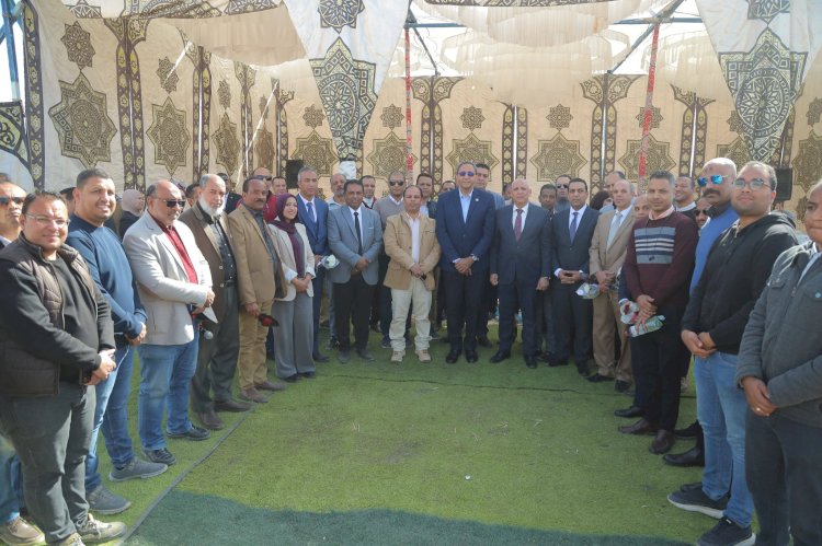 محافظ قنا يضع حجر الأساس لكمباوند لايف سيتي بمدينة قنا الجديدة