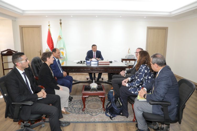 وزير الزراعة يبحث مع وفد دنماركي التعاون في الإنتاج الحيواني والطب البيطري