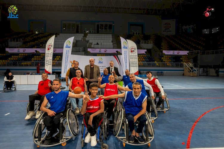 "عطاء"  يوزع 65 كرسيًا رياضيًا للاعبي كرة السلة من مستخدمي الكراسي المتحركة