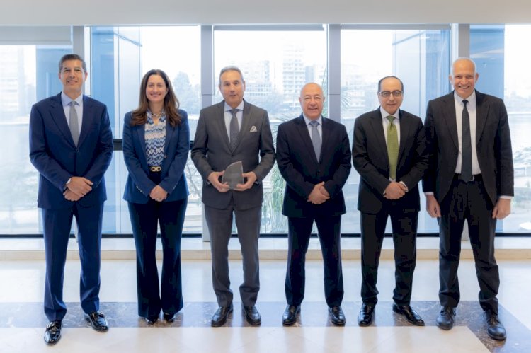 البنك الاهلي المصري يحصد جائزة "أفضل صفقة مصرفية مستدامة في مصر " لعام 2025