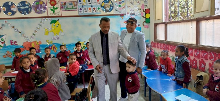 مدير تعليم ابو تشت  يتفقد مدرسة الشهيد محمود محمد عبدالظاهر  الابتدائية