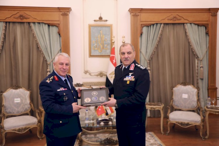 قائد القوات الجوية يلتقى قائد القوات الجوية التركية