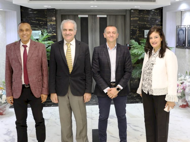 رئيس جامعة أسوان يهنئ المهندس عمرو لاشين بمناسبة تكليفه محافظًا لأسوان