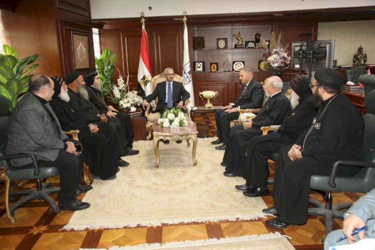 محافظ بني سويف يتلقى التهاني من قيادات وممثلي الطوائف والمذاهب الكنسية
