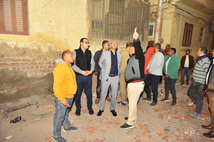 محافظ أسيوط يقود حملة إزالة فورية لبناء مخالف بشارع  علي مكارم