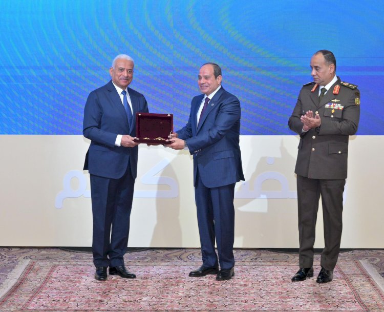 الرئيس السيسي يشهد حفل تكريم الفريق أول عبد المجيد صقر وزير الدفاع السابق