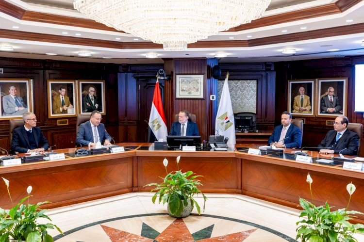 محافظ البنك المركزي المصري يلتقي وزير التعليم العالي والبحث العلمي لبحث التعاون المشترك